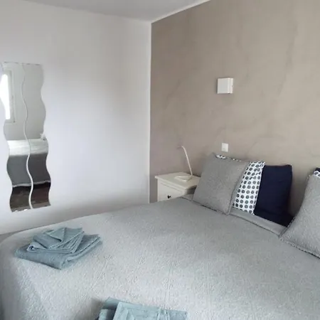 Apartment Updated One Bedroomed